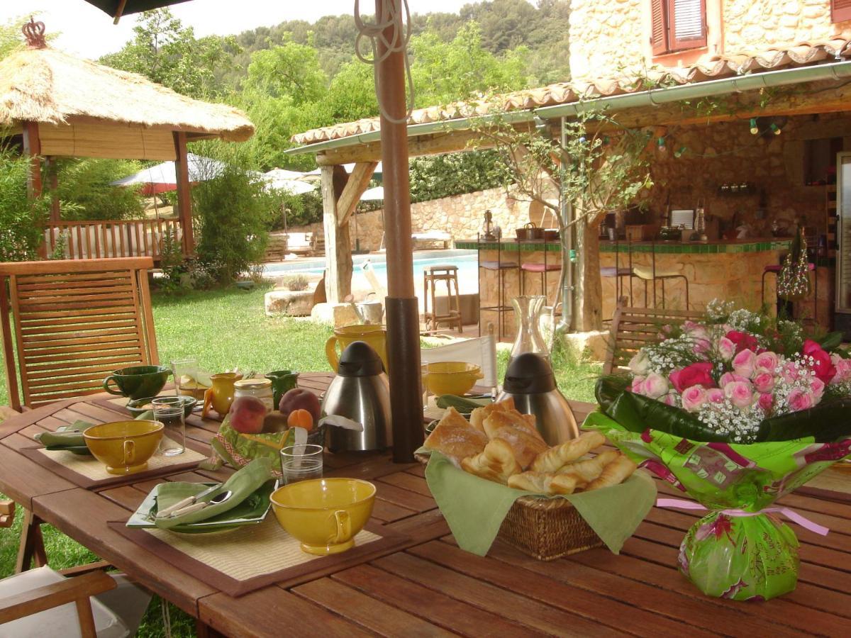 Bed and Breakfast Domaine De Sainte Annette à Callian  Extérieur photo